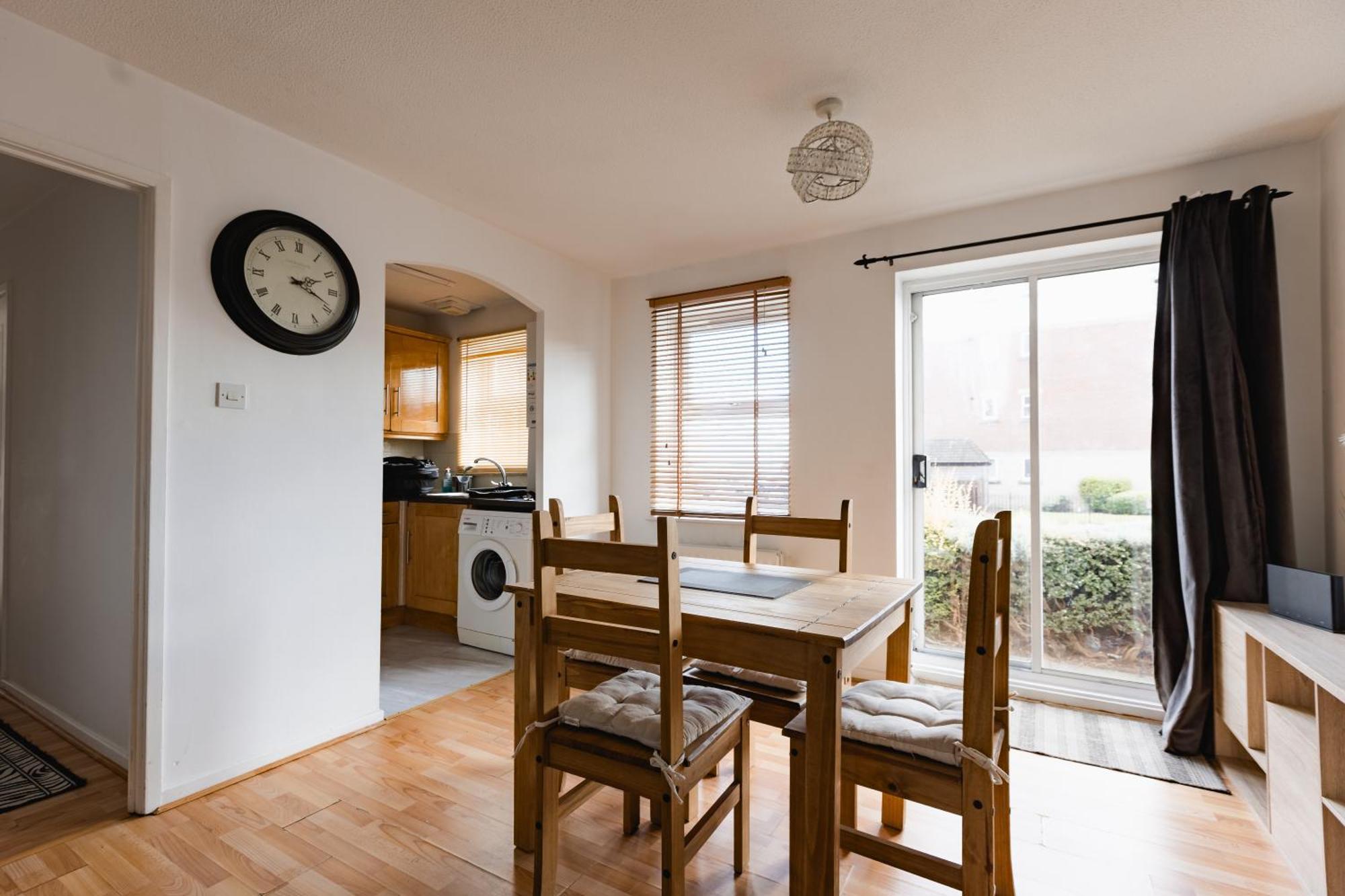 Hullidays Victora Dock- Refurbished 2024 Apartment Kingston upon Hull Bagian luar foto
